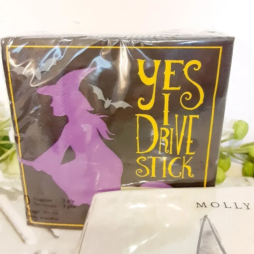 Halloween Decor a set of 2 Witchy Halloween Napkins NWOT